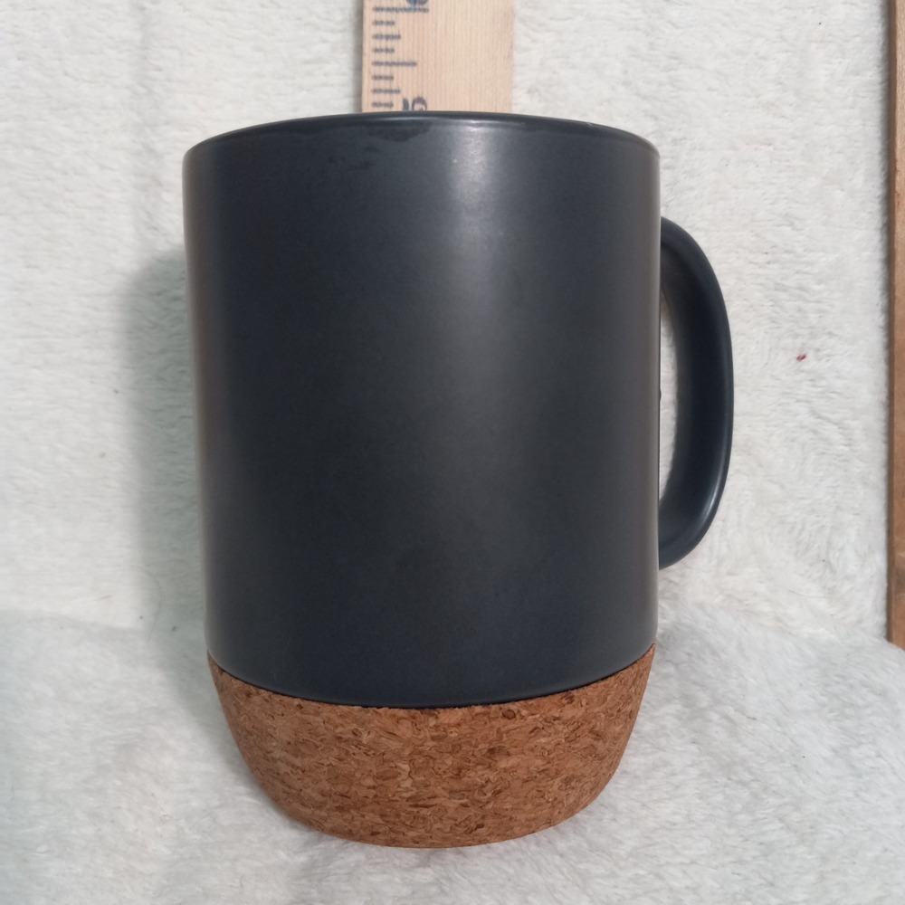 Dowan 16 oz coffee mug/ black with wood cork bottom WITH LID